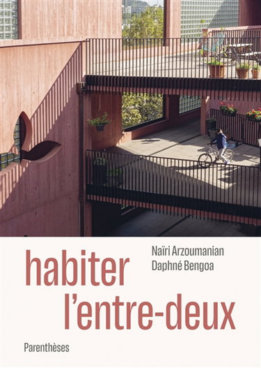 Couverture de Habiter l'entre-deux