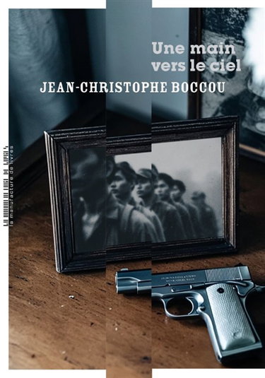 Couverture de Une main vers le ciel