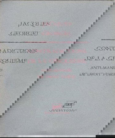 Contradictions de la Cinquième : anti-manuel de droit public