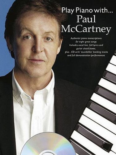 Couverture de Play piano with... paul mccartney piano, voix, guitare+cd