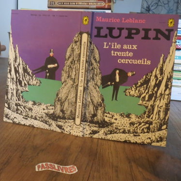 Couverture de Lupin : l'île aux trente cercueils par Maurice Leblanc
