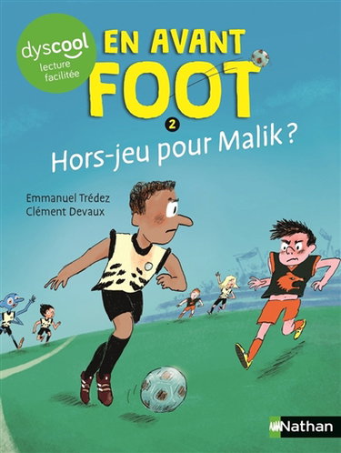 Couverture de En avant foot. Vol. 2. Hors-jeu pour Malik ?