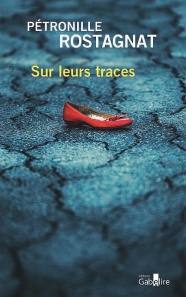 Couverture de Sur leurs traces