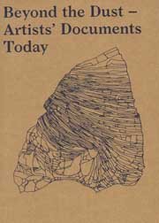 Couverture de Beyond the Dust - Artists' Documents Today