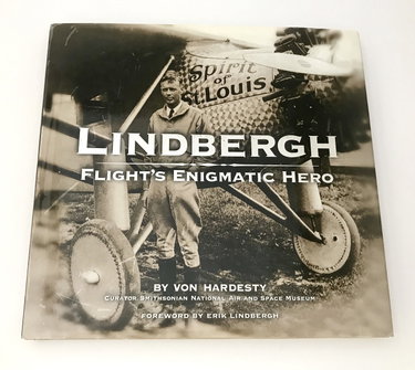 Couverture de Lindbergh: Flight's Enigmatic Hero