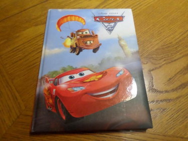 Couverture de cars 2 par Disney.Pixar