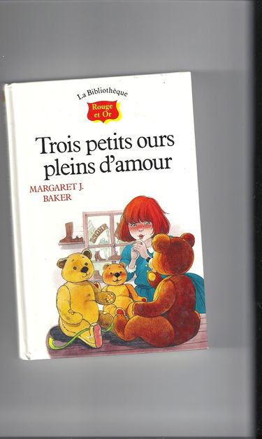 Trois petits ours plein d' amour