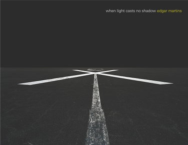 Couverture de When Light Casts No Shadow