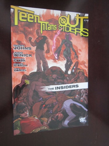 Couverture de Teen Titans/Outsiders: The Insiders