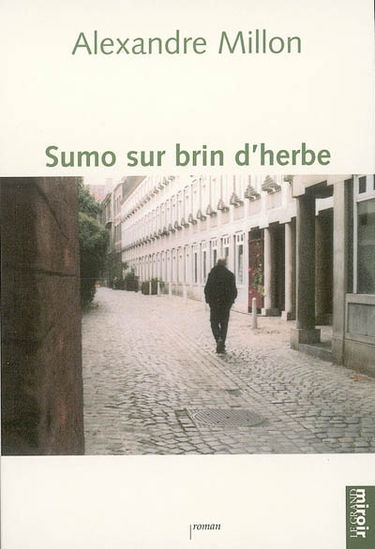 Sumo sur brin d'herbe