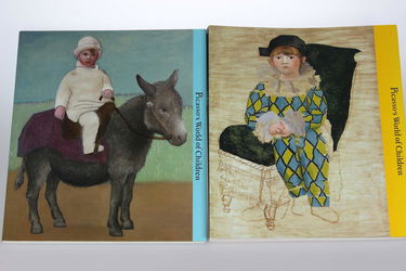 Picasso's World of Children [March 14 - June 18, 2000, the National Museum of Western Art, Tokyo]. 2 Volumes