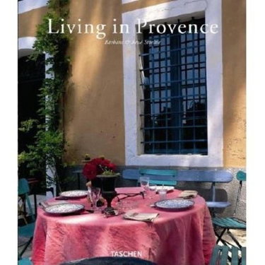 Couverture de Living in Provence