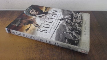 Couverture de In the Service of the Sultan: A First-hand Account of the Dhofar Insurgency