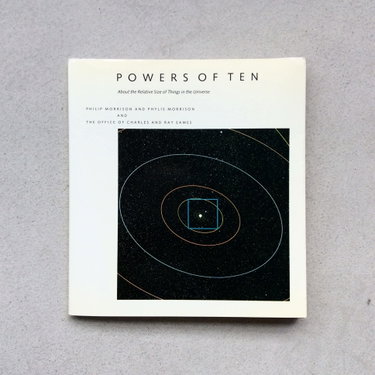 Couverture de Powers of Ten: About the Relative Size of Things in the Universe
