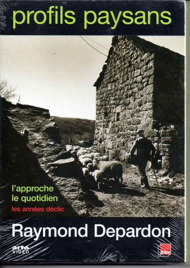 Couverture de Profils paysans, vol. 1 et 2 : L'approche / Le quotidien, les années déclics - Coffret 2 DVD par Raymond Depardon