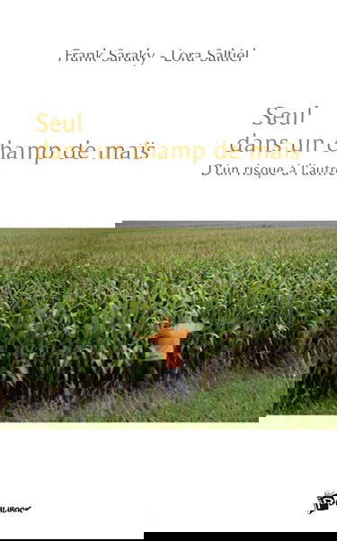 Seul dans un champ de maïs