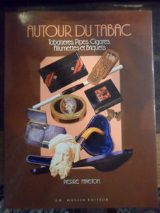 Autour du tabac : tabatières, pipes, cigares, allumettes, briquets