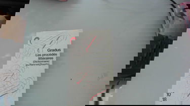 Dictionnaire Gradus. Les Procedes Litteraires