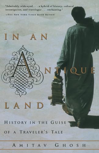 Couverture de In an Antique Land: History in the Guise of a Traveler's Tale