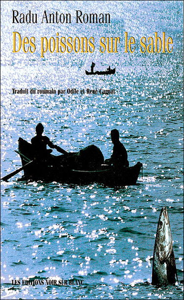 Des poissons sur le sable