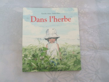 Couverture de Dans l'herbe