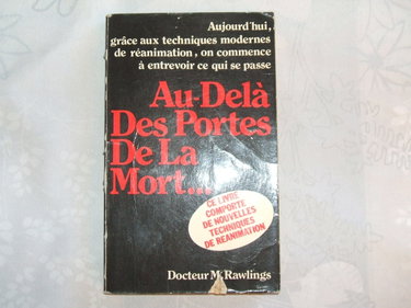 Couverture de Au-delà des portes de la mort