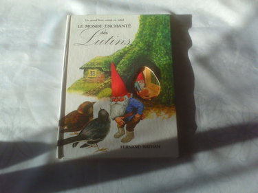 Couverture de Le Monde enchanté des lutins (Un Livre animé en relief)