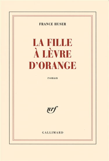La fille à lèvre d'orange