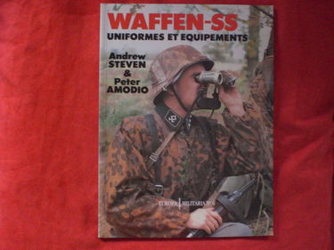 Waffen ss uniformes et équipements