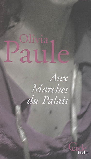 Aux marches du palais