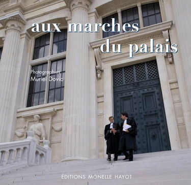 Aux marches du Palais