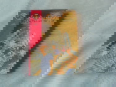 Le Club des cinq et le trésor de l'île