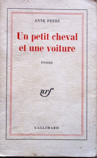 Un petit cheval et une voiture