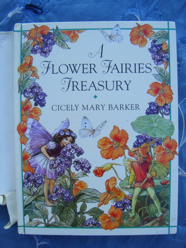 Couverture de A Flower Fairies Treasury: Containing a World of Flower Fairies And a Treasury of Flower Fairies par Cicely Mary Barker