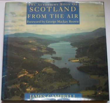 Couverture de The Aerofilms Book Of Scotland From The Air