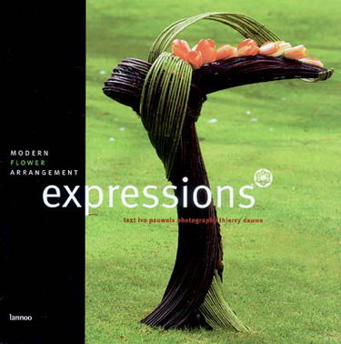 Expressions : modern flower arrangement