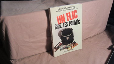 Couverture de Un Flic chez les paumés
