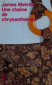 Une chaîne de chrysanthèmes