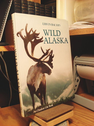 Couverture de Erwin Bauer's Wild Alaska