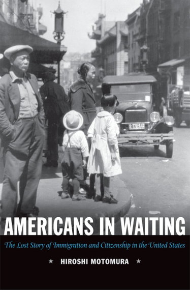 Couverture de AMERICANS IN WAITING P: The Lost Story of Immigration and Citizenship in the United States