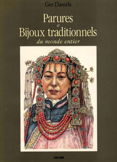 Parures et bijoux traditionnels du monde entier