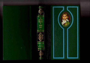 Couverture de Les grandes enigmes du temps jadis tome 1 la quete du graal lucrece victime des borgia? le drame de l' enfant du temple