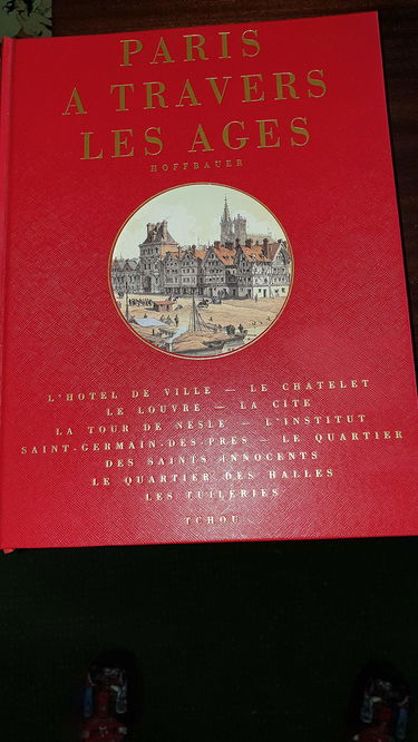 Paris à travers les âges