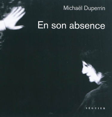 En son absence