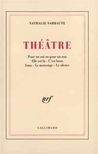 Théâtre. Elle est là. C'est beau