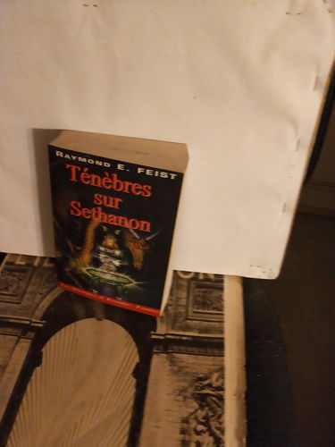 Les chroniques de Krondor. Vol. 4. Ténèbres sur Sethanon