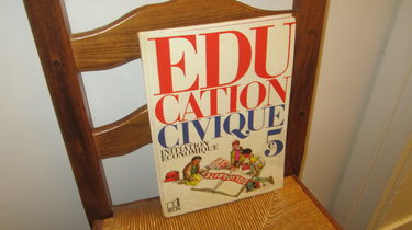Education civique, initiation économique : classe de 5e