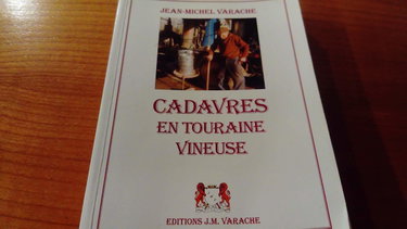 Couverture de Cadavres en Touraine vineuse
