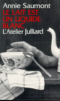 Le lait est un liquide blanc