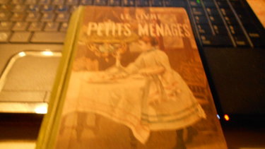 Couverture de Le livre des petits menages, entretiens sur l'economie domestique